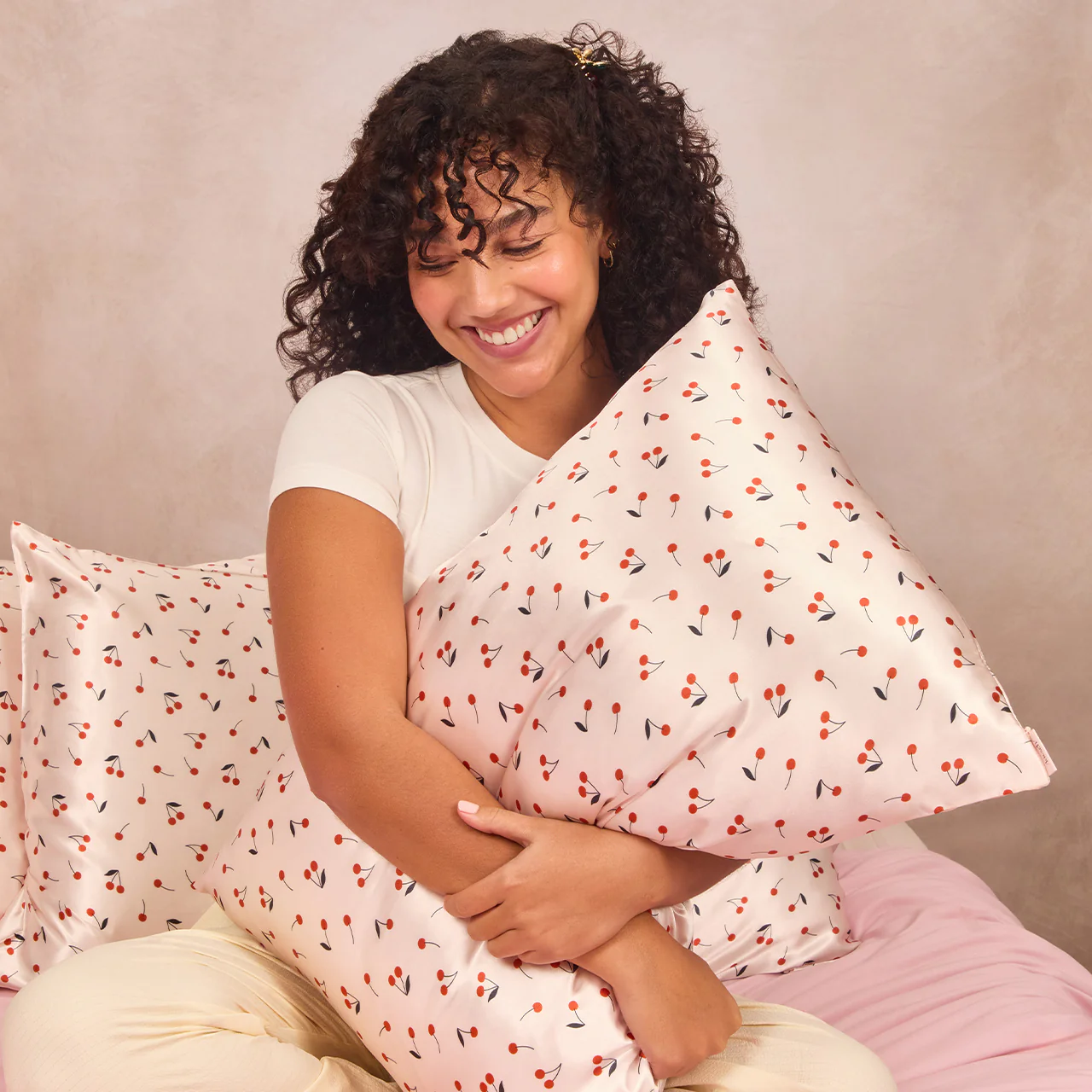Satin Pillowcase in Cherry Print 4 Packs- King - Image 3