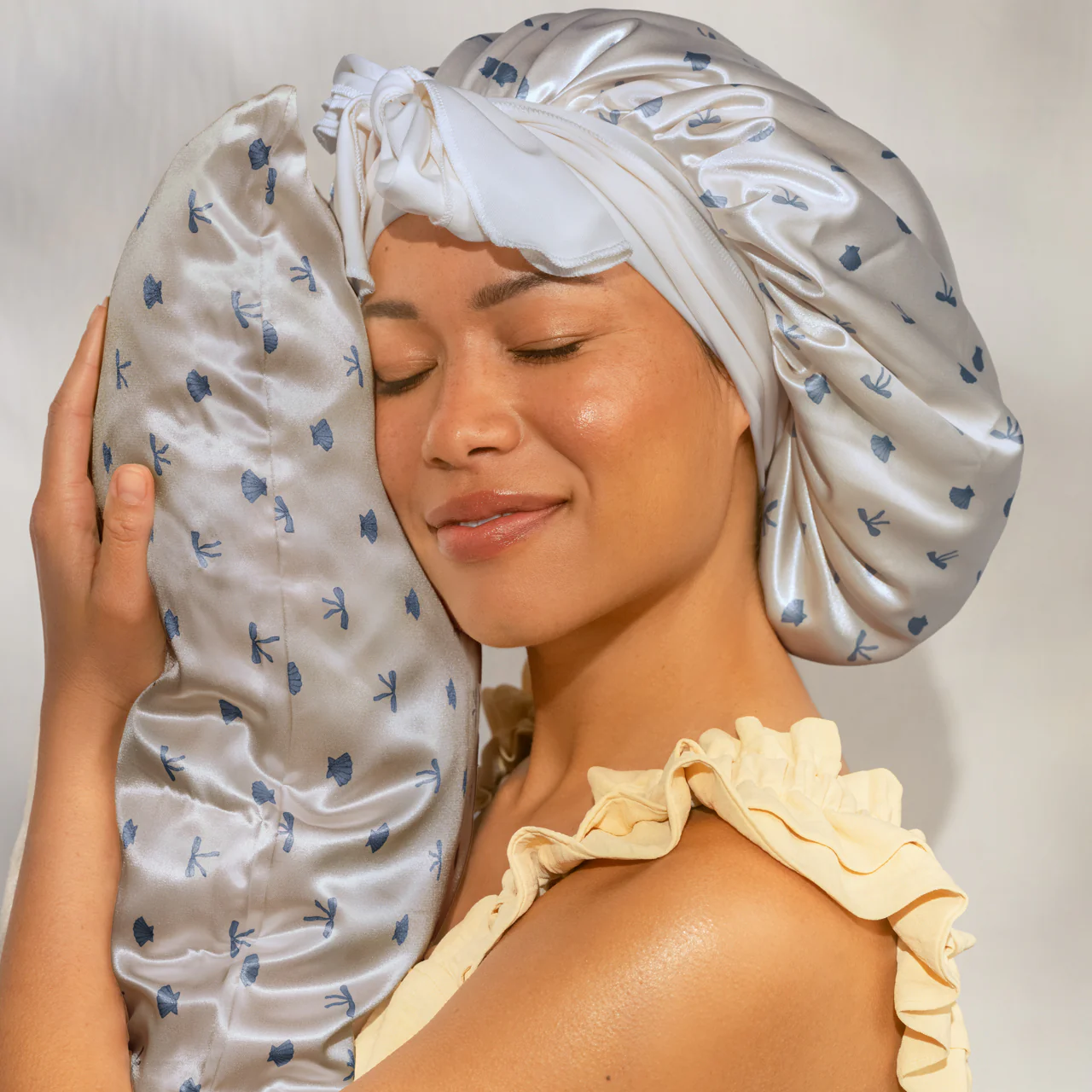 Satin Pillowcase in Pearlized Cream & Coastal Blue Print 4 Pack - Image 4